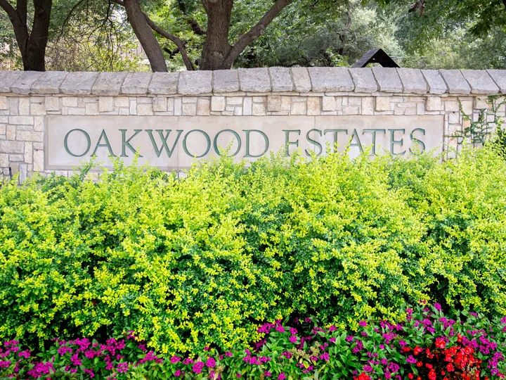 Named Oakwood Estates entry monument and landscaping